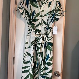 NWT Time and Tru Leaf Print Button-Up Dress
